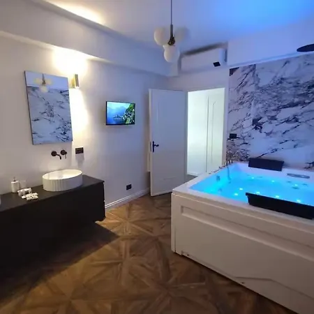 Bedbluesky-sparklingsuite Nel Centro Di Tatil Evi Dolceacqua